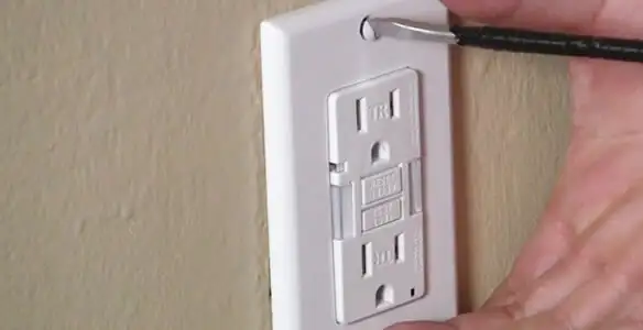 gfc outlets service securing and mounting ground fault circuit interrupter outlet by certified electricians in Tucson, AZ